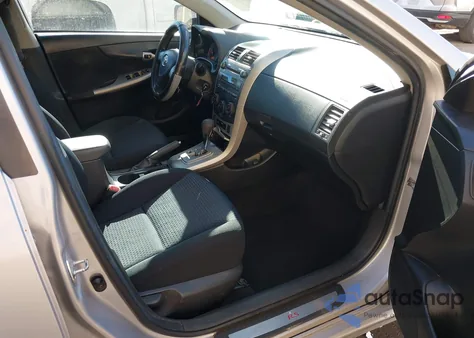 2009 Toyota Corolla Xrs z USA, uszkodzony, nr VIN 1NXBE40E99Z087461